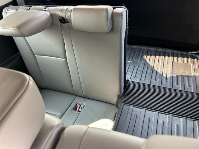 used 2022 Toyota Highlander car, priced at $43,990