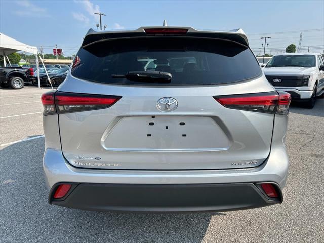 used 2022 Toyota Highlander car, priced at $43,990