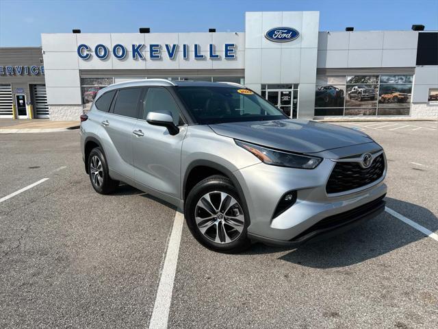 used 2022 Toyota Highlander car, priced at $43,990