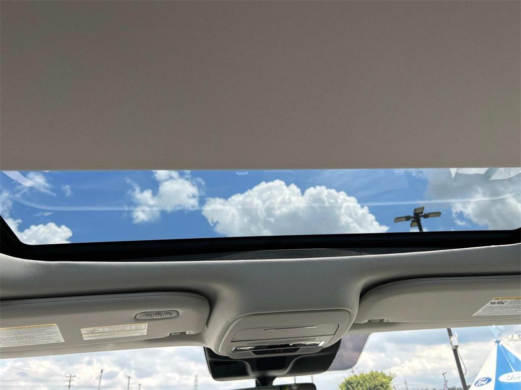 new 2025 Lincoln Navigator car, priced at $106,000