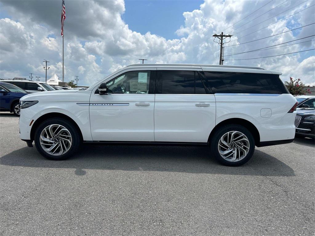 new 2025 Lincoln Navigator car, priced at $106,000
