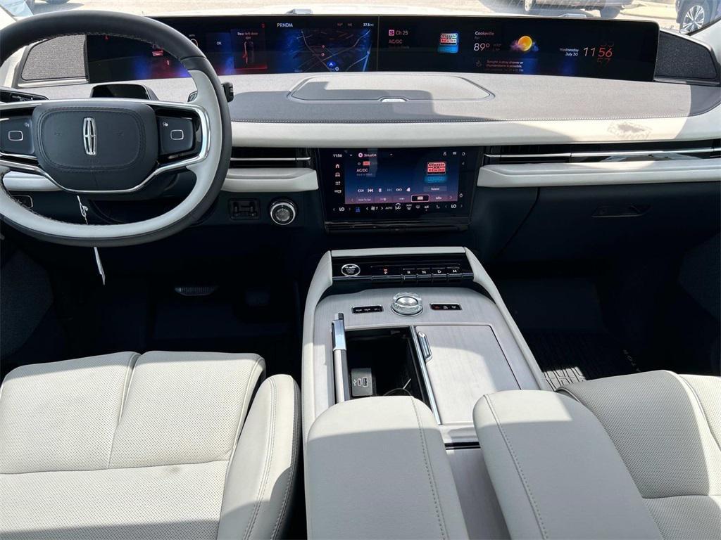 new 2025 Lincoln Navigator car, priced at $106,000