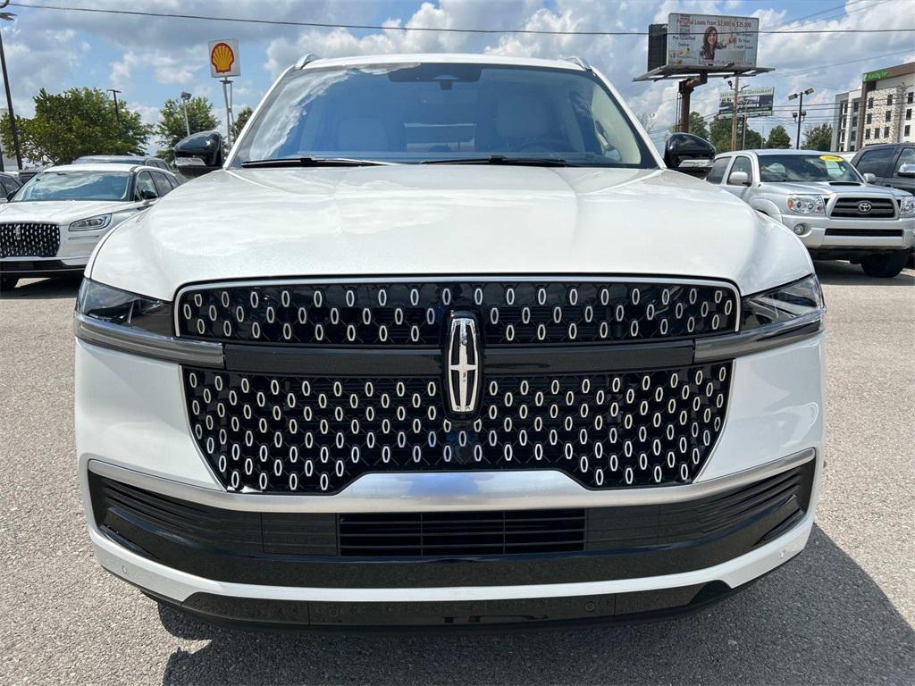new 2025 Lincoln Navigator car, priced at $106,000