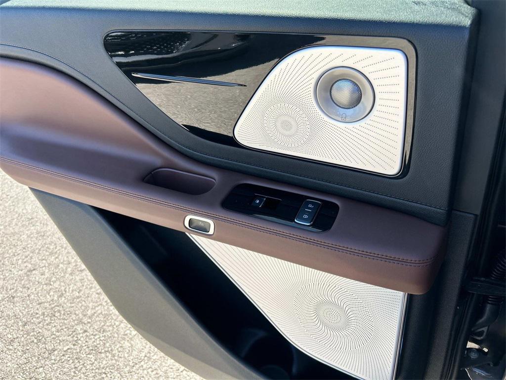 new 2025 Lincoln Aviator car, priced at $77,800