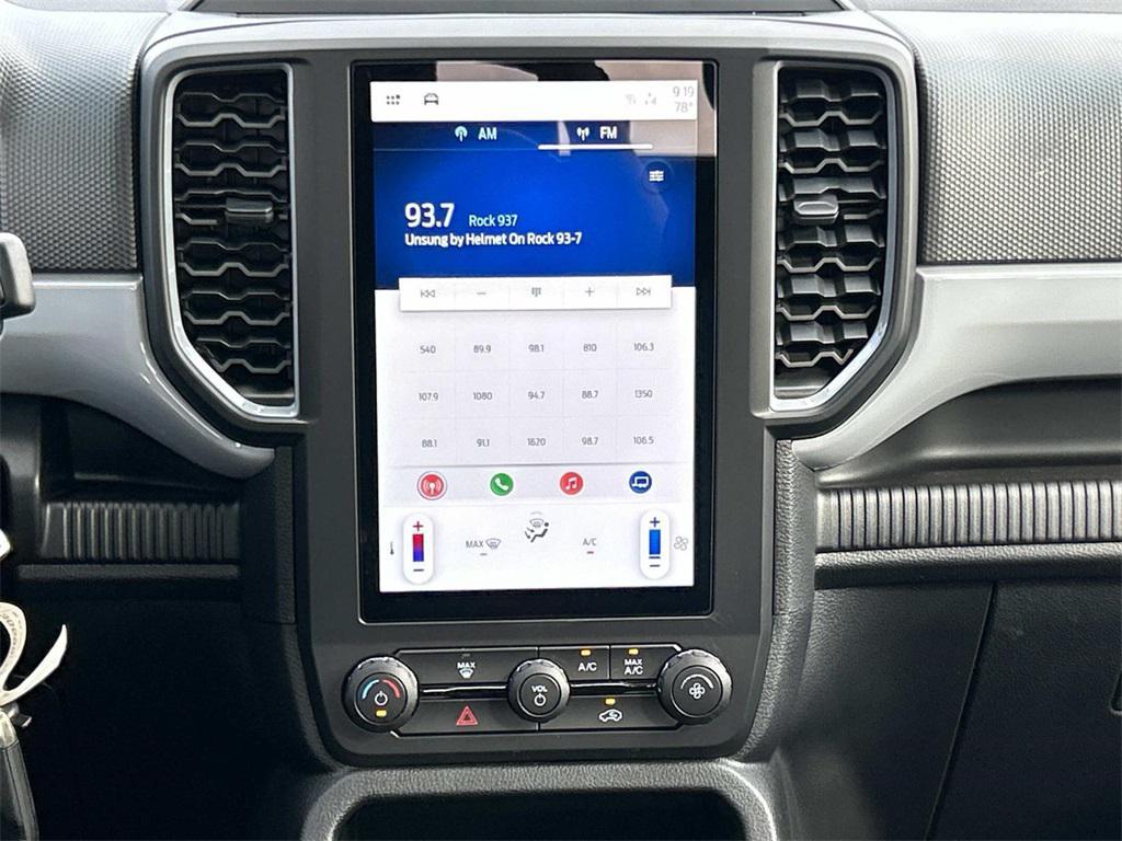 new 2025 Ford Ranger car, priced at $40,000