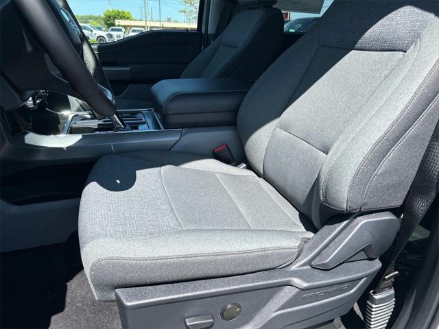new 2025 Ford F-150 Lightning car, priced at $67,595