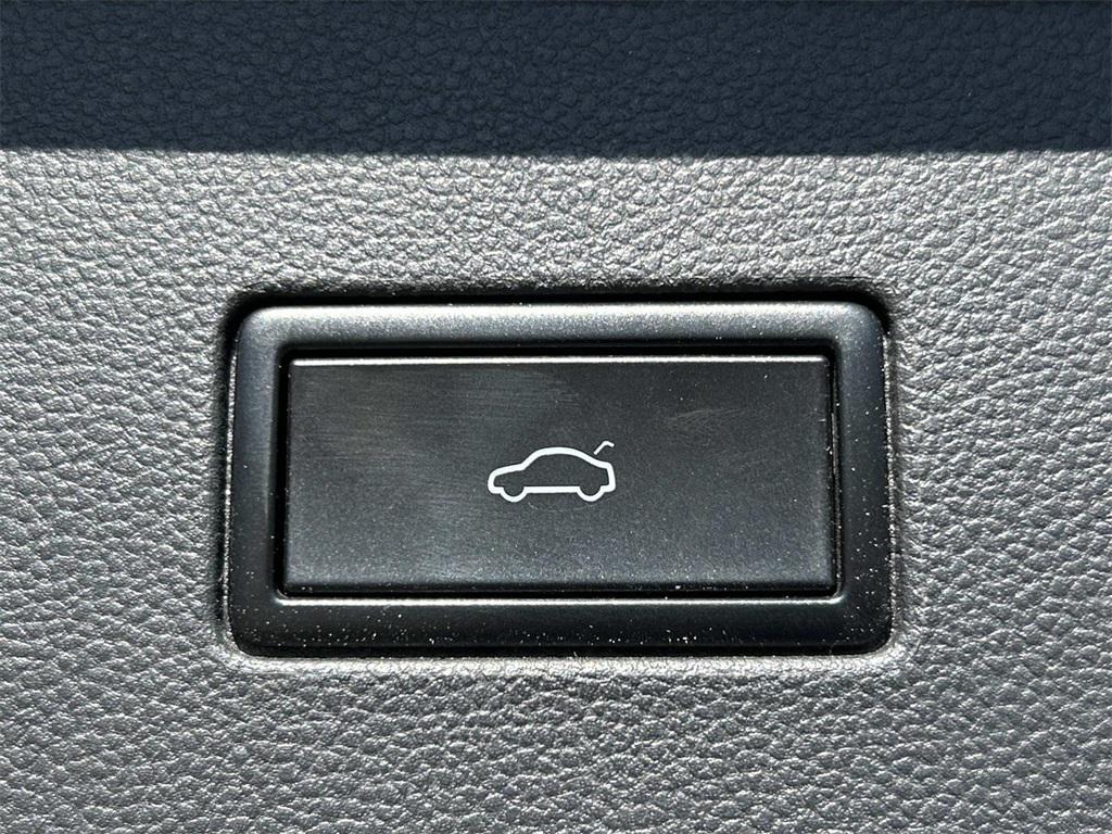 used 2018 Volkswagen Atlas car, priced at $16,281