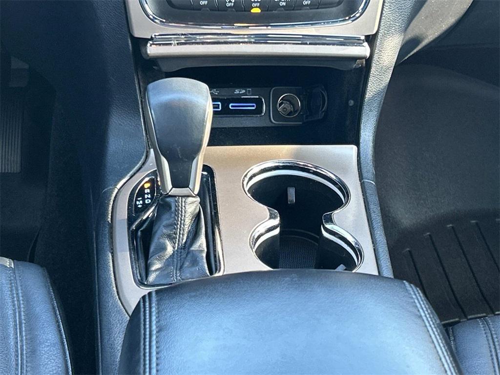 used 2017 Jeep Grand Cherokee car, priced at $14,981