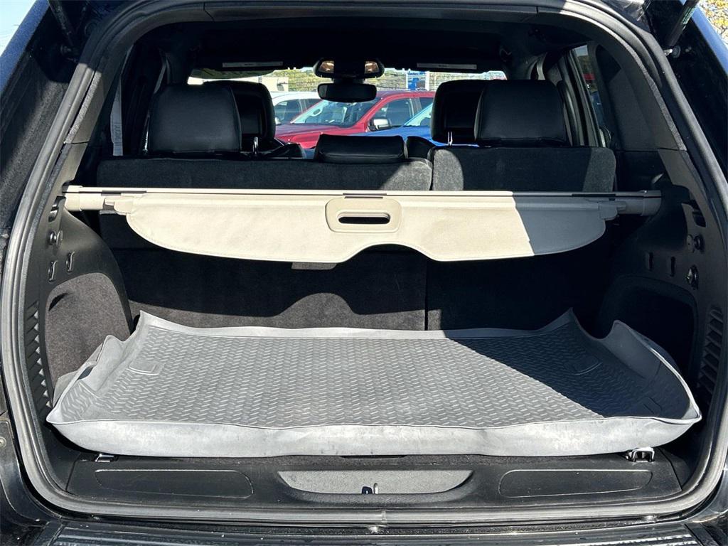 used 2017 Jeep Grand Cherokee car, priced at $14,981