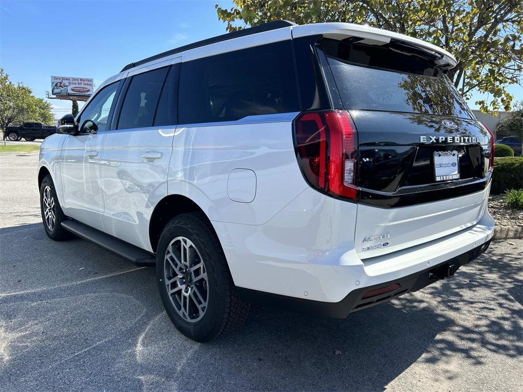 new 2025 Ford Expedition car, priced at $70,000
