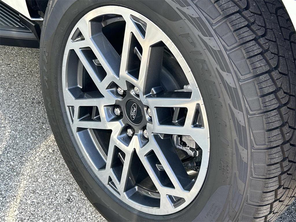 new 2025 Ford Expedition car, priced at $70,000