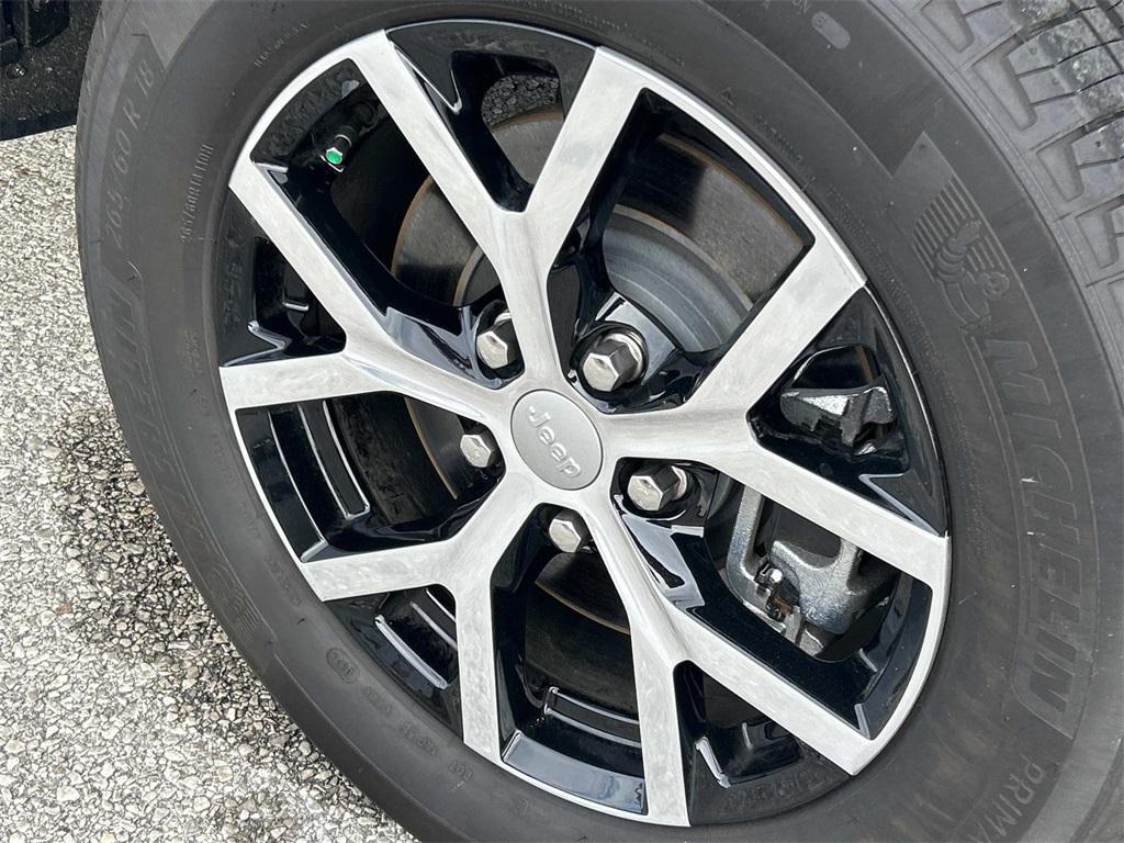 used 2025 Jeep Grand Cherokee L car, priced at $45,990