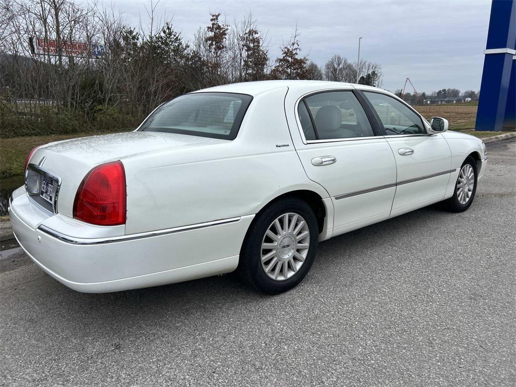 used 2003 Lincoln Town Car car, priced at $7,990