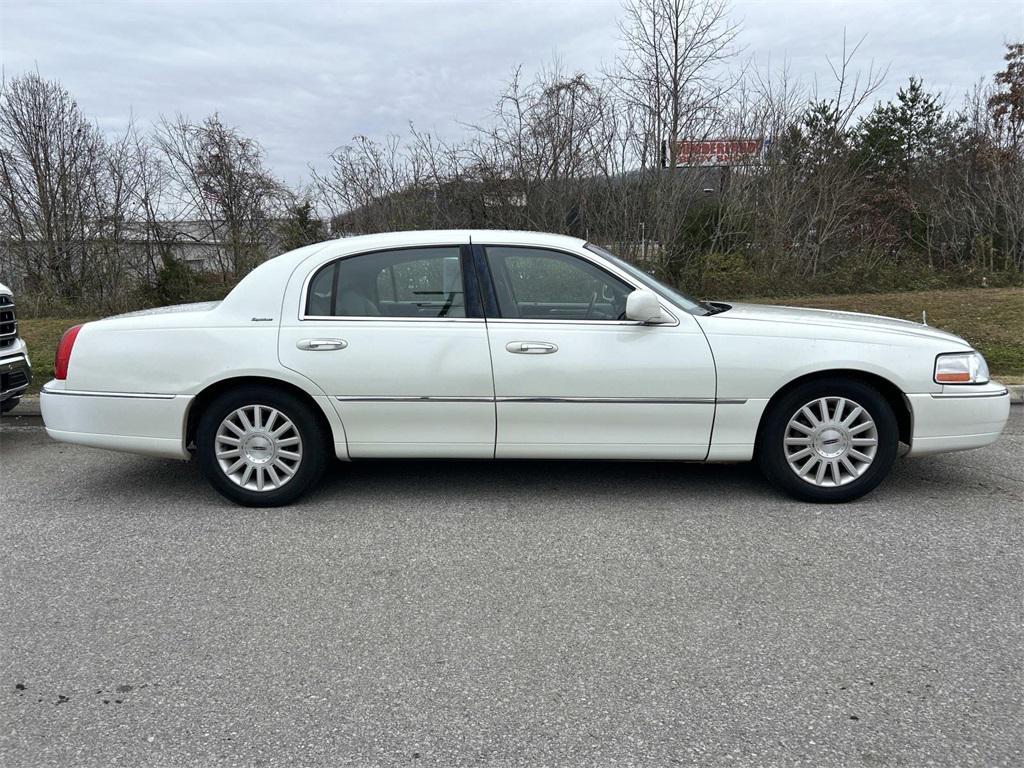 used 2003 Lincoln Town Car car, priced at $7,990