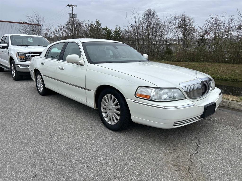 used 2003 Lincoln Town Car car, priced at $7,990