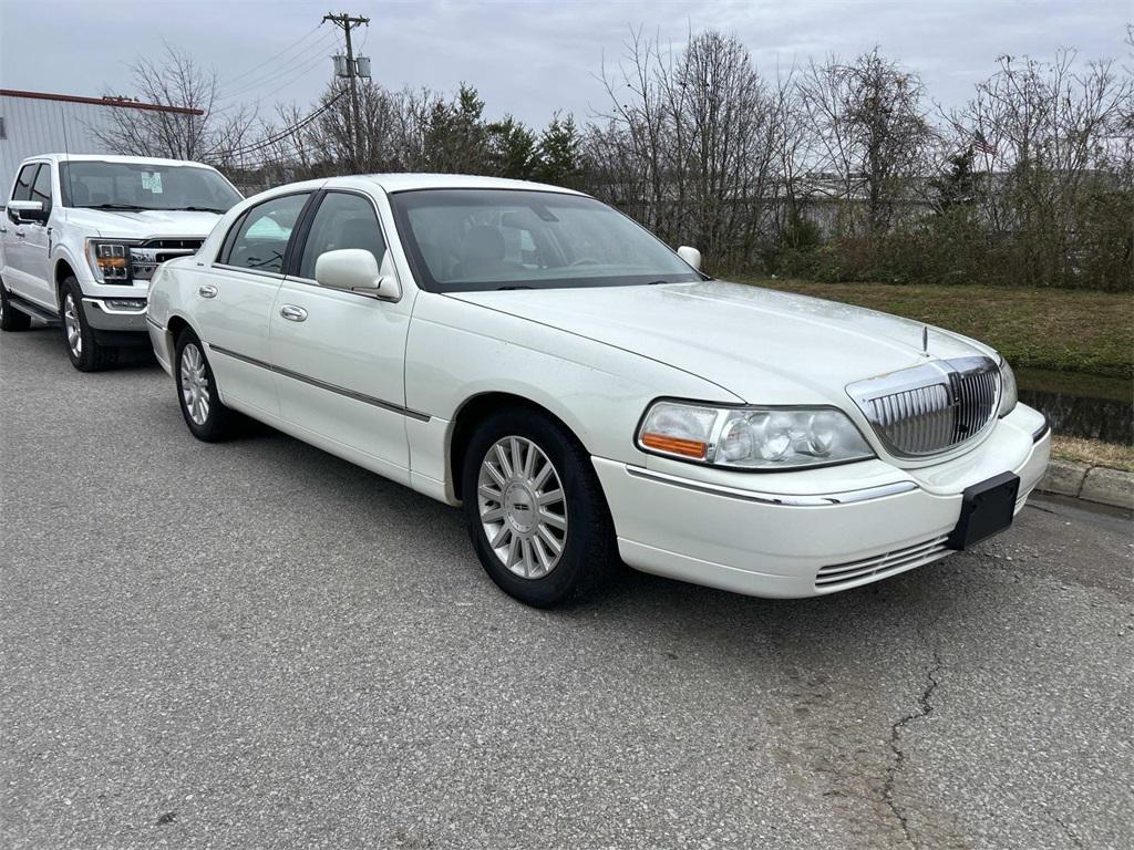 used 2003 Lincoln Town Car car, priced at $7,990