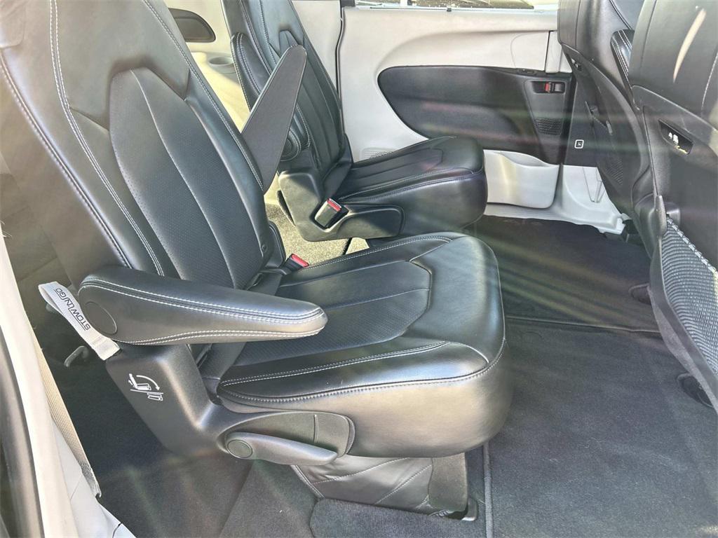 used 2024 Chrysler Pacifica car, priced at $29,981