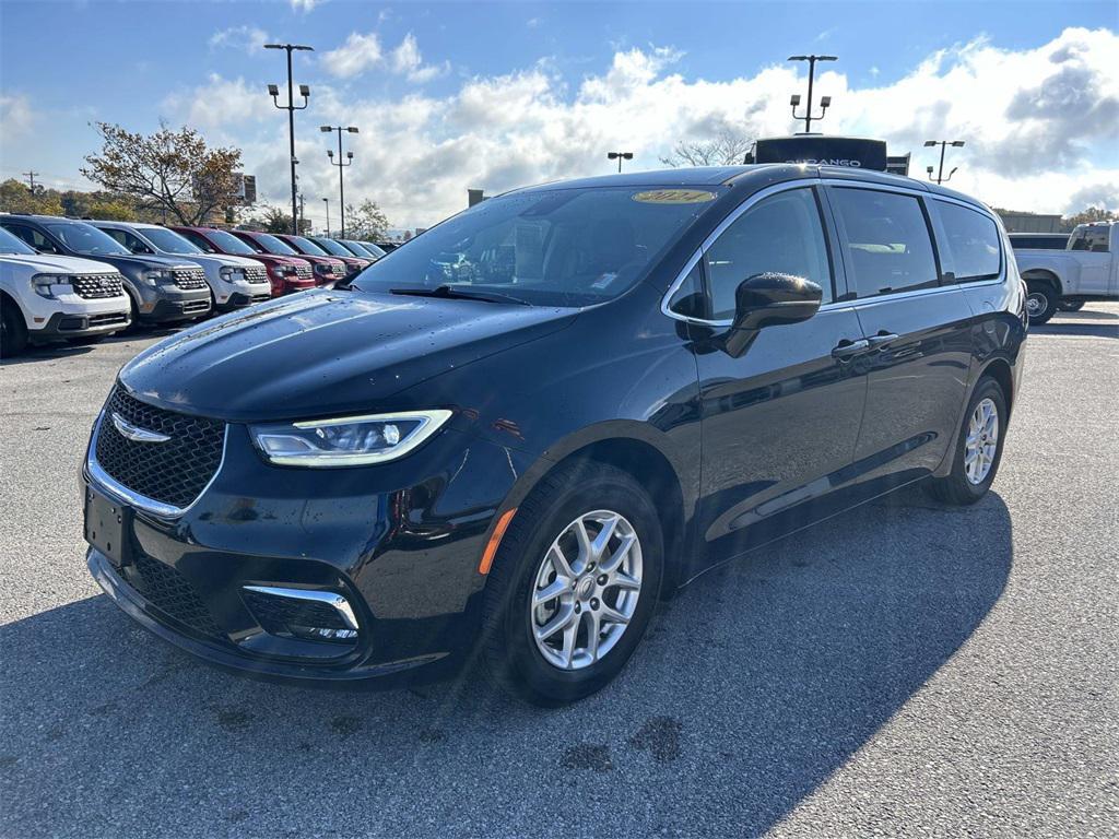used 2024 Chrysler Pacifica car, priced at $29,981