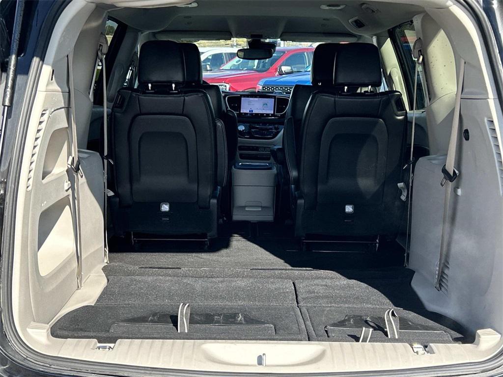 used 2024 Chrysler Pacifica car, priced at $29,981