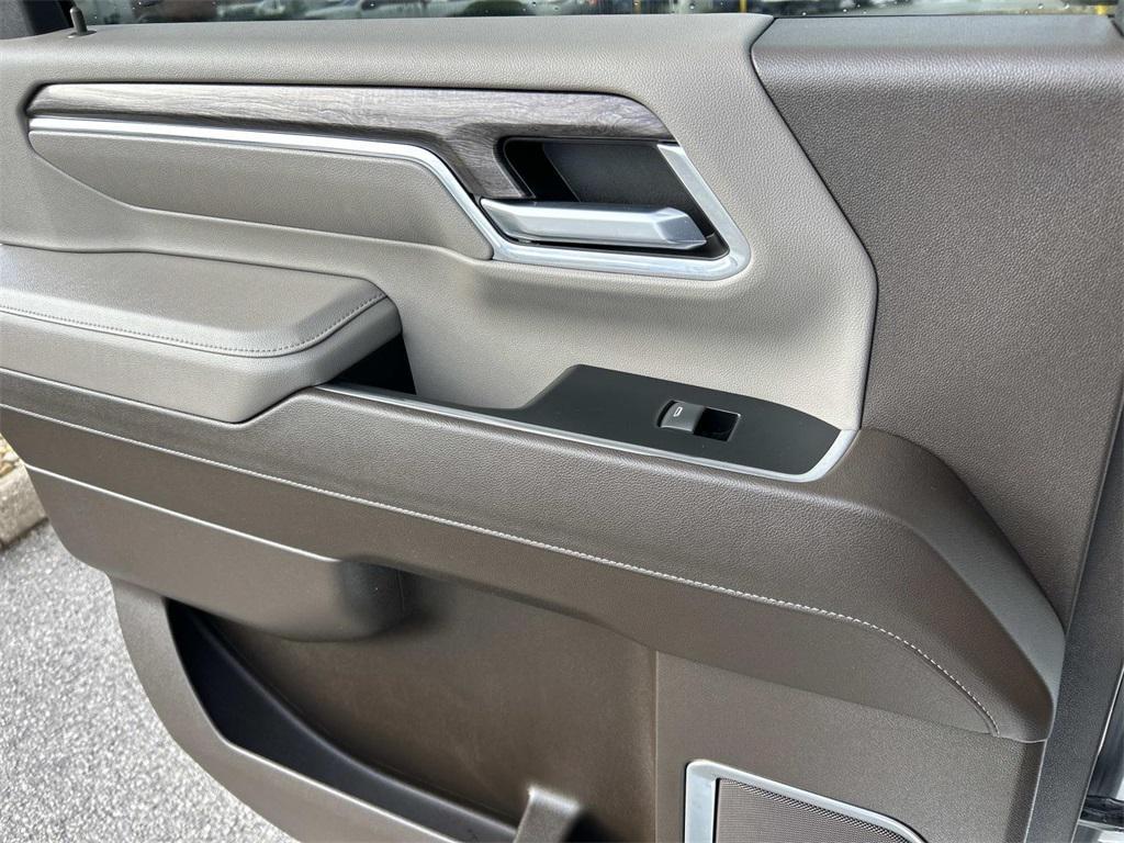 used 2024 Chevrolet Silverado 2500 car, priced at $66,990