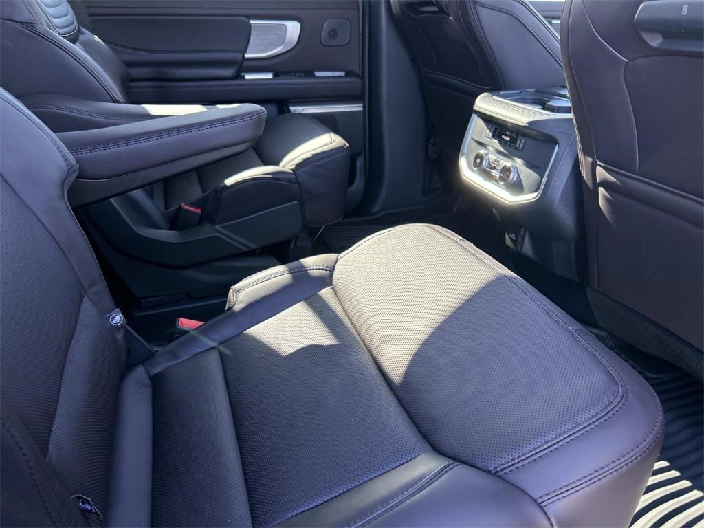 new 2025 Ford Expedition car, priced at $92,000