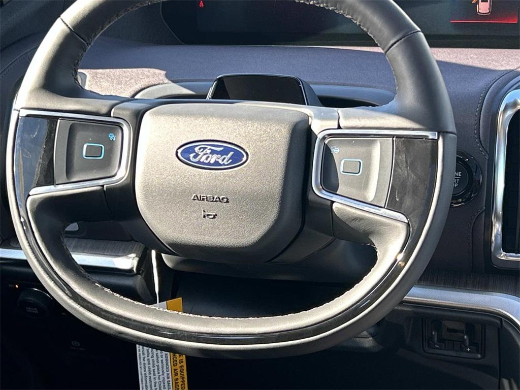 new 2025 Ford Expedition car, priced at $92,000