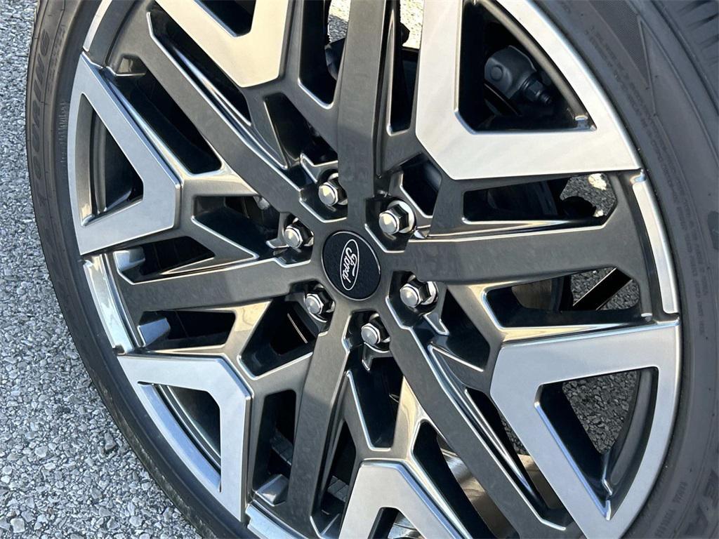 new 2025 Ford Expedition car, priced at $92,000