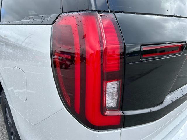 new 2025 Ford Expedition car, priced at $87,540