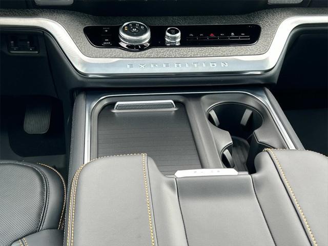 new 2025 Ford Expedition car, priced at $87,540