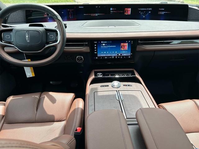 new 2025 Lincoln Navigator car, priced at $112,510
