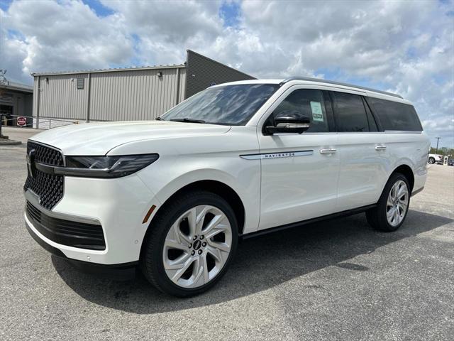 new 2025 Lincoln Navigator car, priced at $112,510