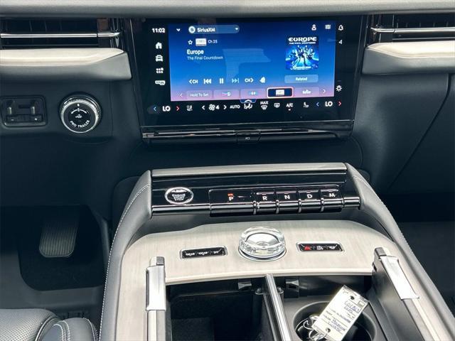 new 2025 Lincoln Navigator car, priced at $107,000