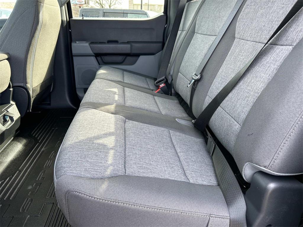 new 2025 Ford F-250 car, priced at $61,700