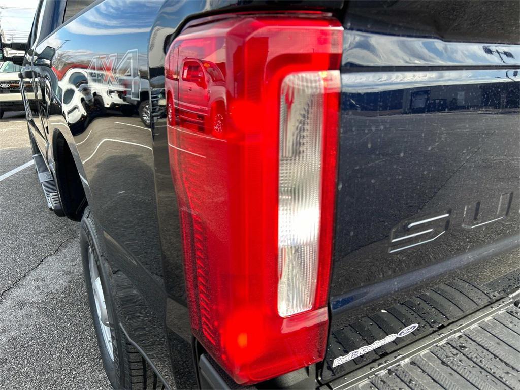 new 2025 Ford F-250 car, priced at $61,700
