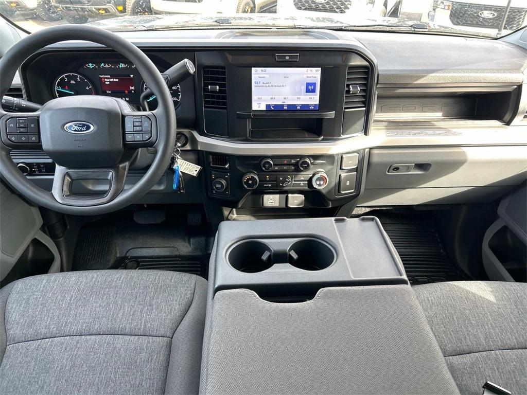 new 2025 Ford F-250 car, priced at $61,700