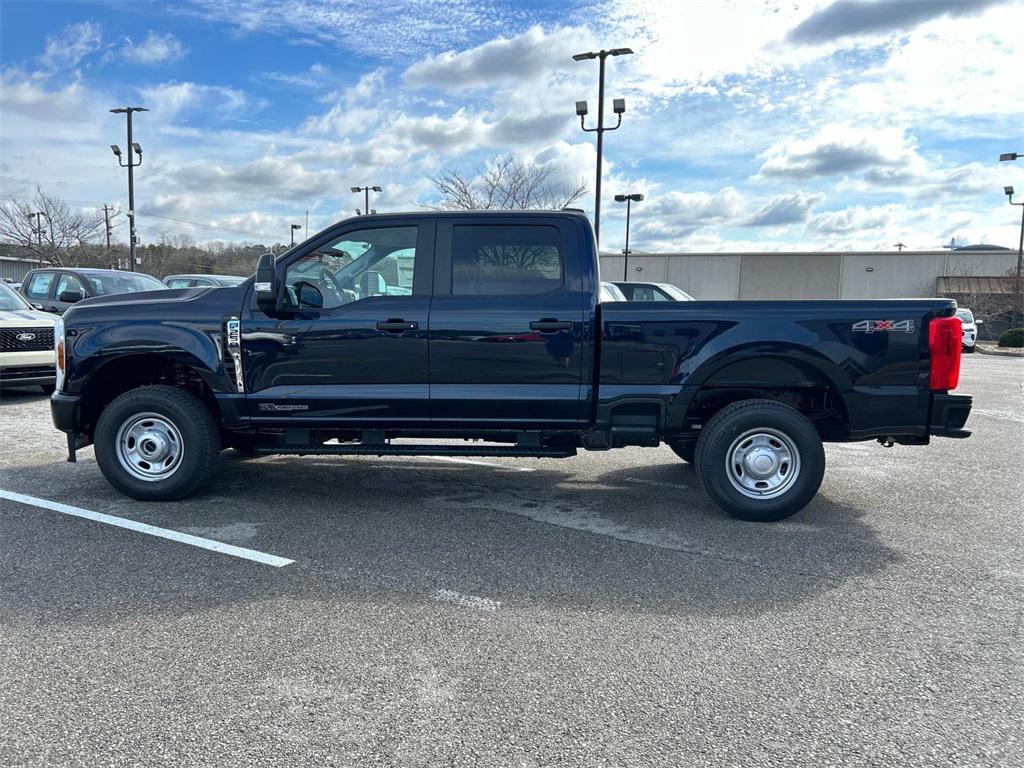 new 2025 Ford F-250 car, priced at $61,700