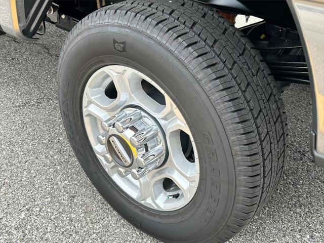 new 2025 Ford F-250 car, priced at $73,580
