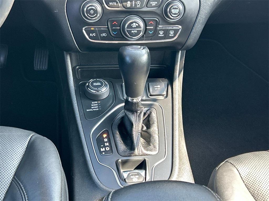 used 2021 Jeep Cherokee car, priced at $23,993