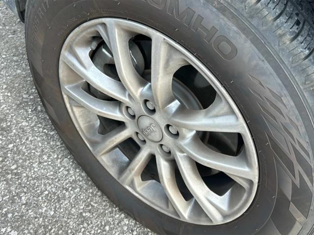 used 2021 Jeep Cherokee car, priced at $25,981
