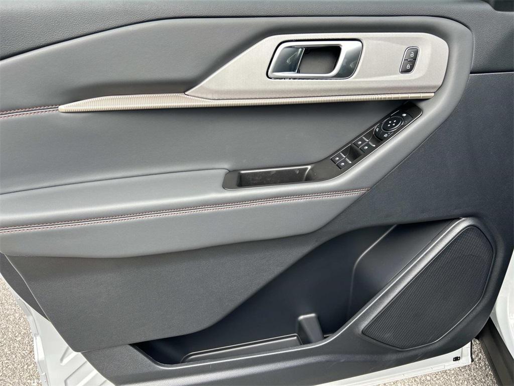 new 2025 Ford Explorer car, priced at $45,345
