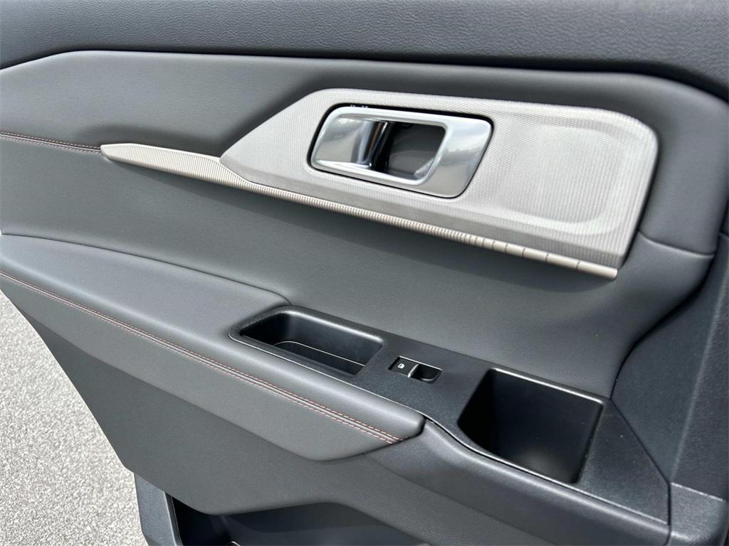 new 2025 Ford Explorer car, priced at $45,345