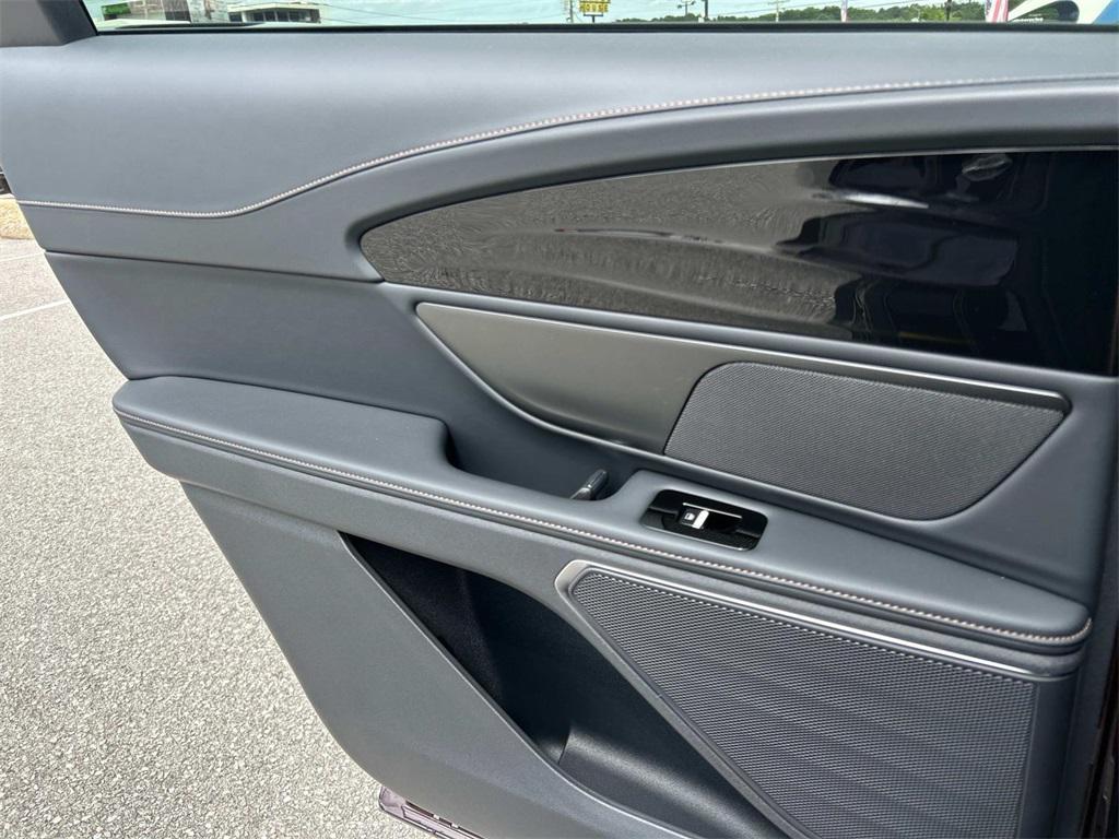 new 2025 Lincoln Nautilus car, priced at $59,285