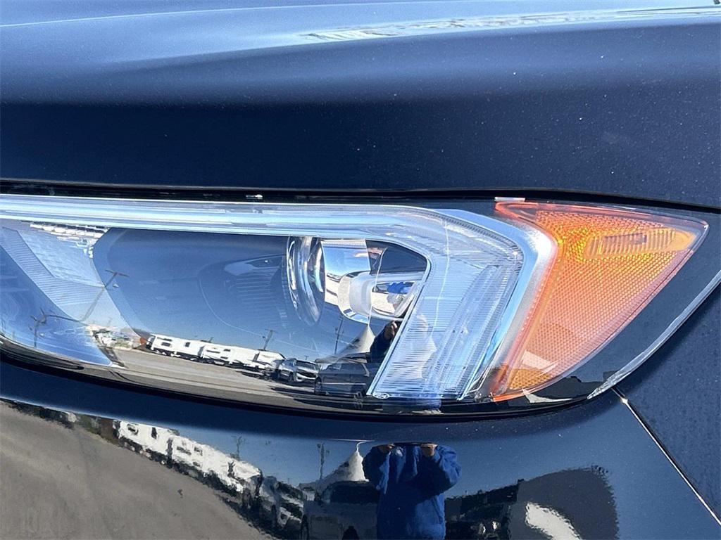 used 2024 Ford Edge car, priced at $29,999