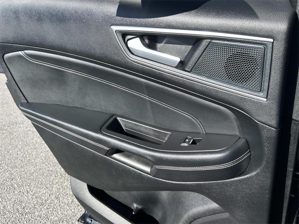 used 2024 Ford Edge car, priced at $29,999