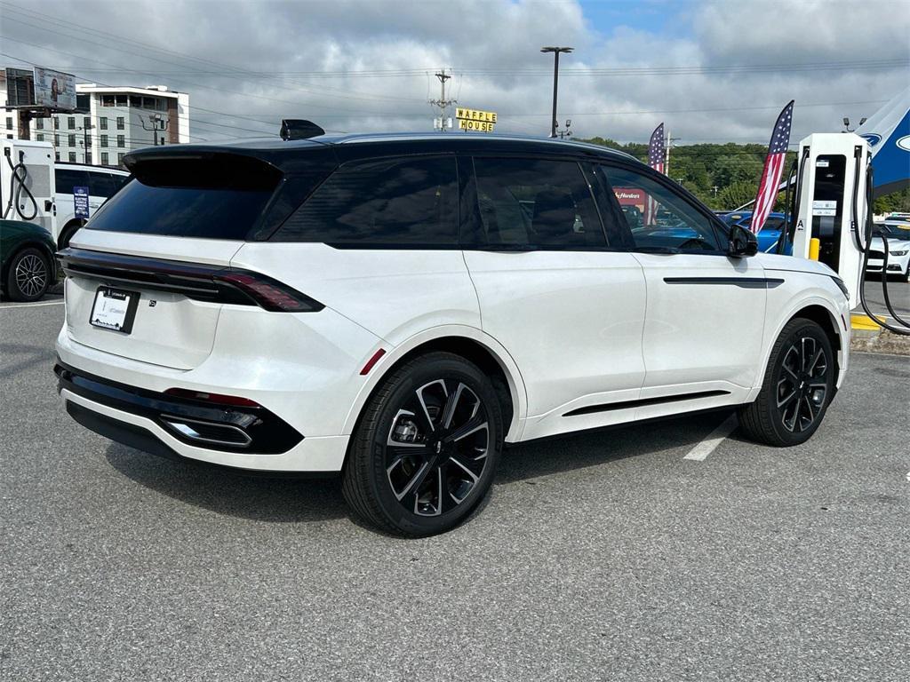 new 2025 Lincoln Nautilus car, priced at $68,275