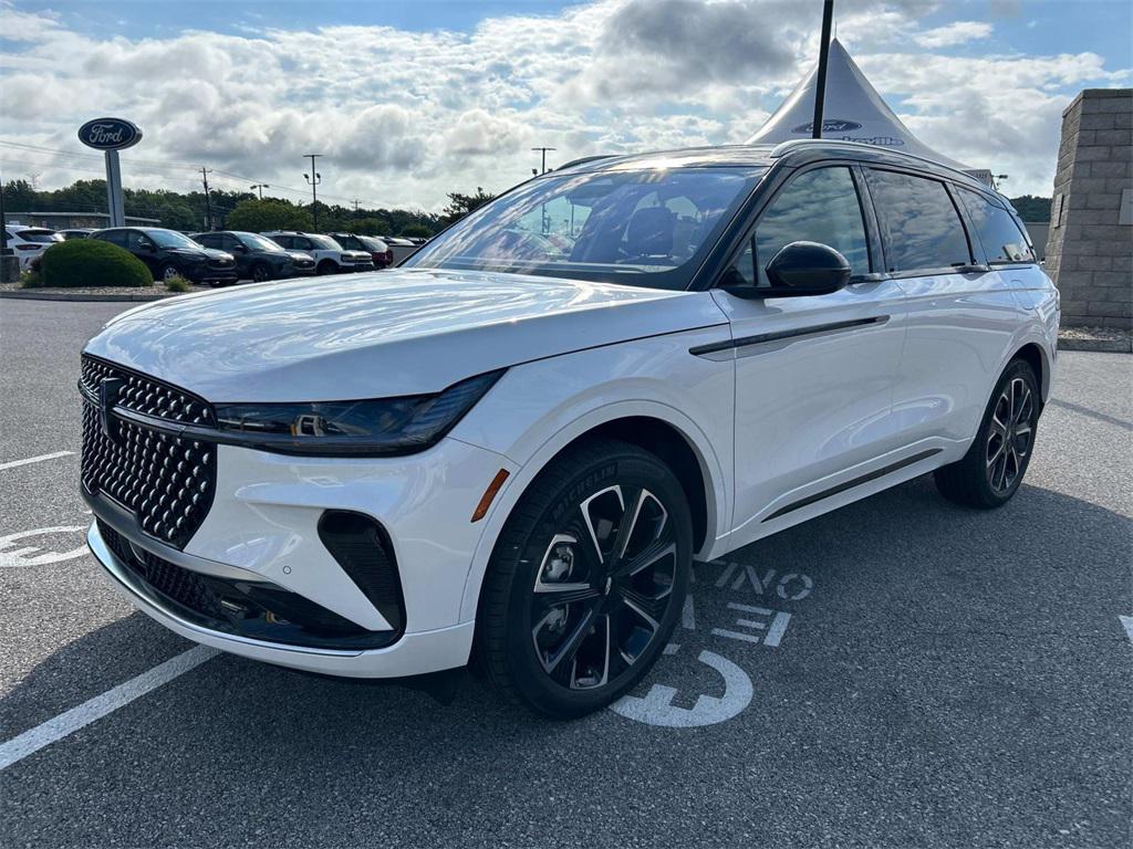 new 2025 Lincoln Nautilus car, priced at $68,275