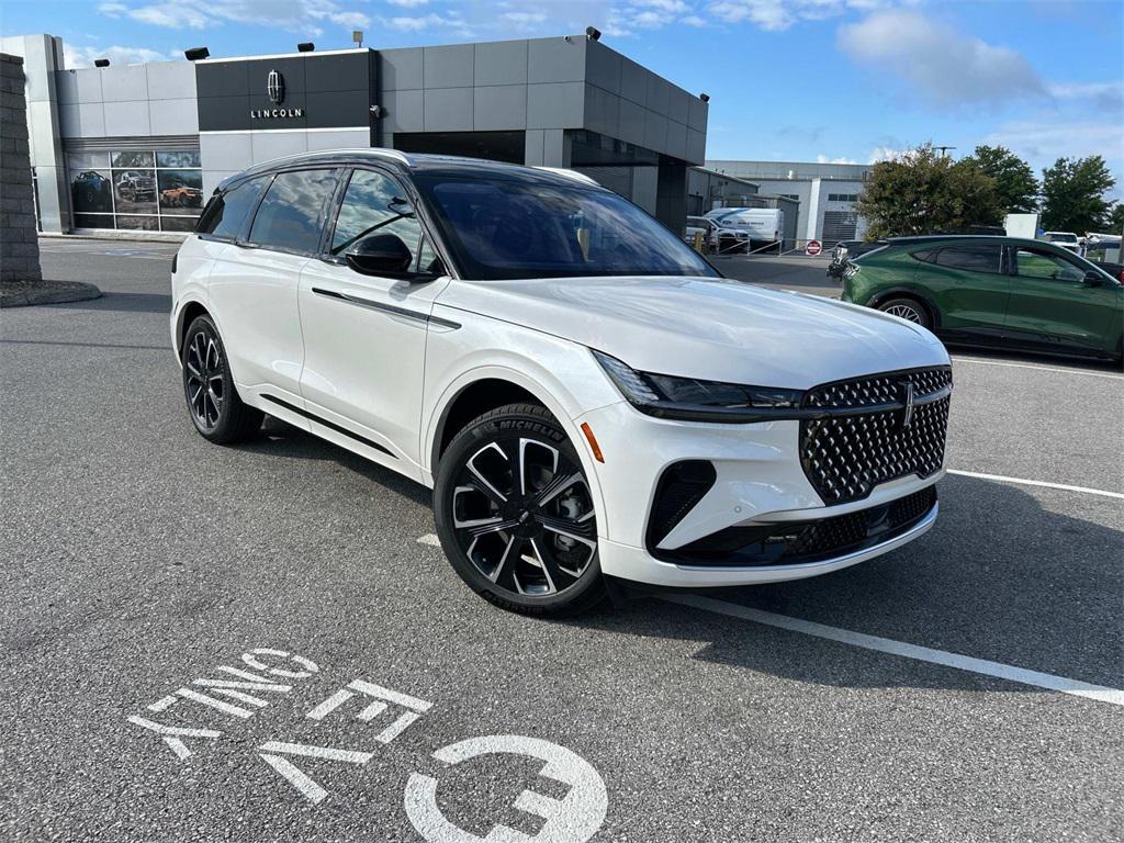 new 2025 Lincoln Nautilus car, priced at $68,275