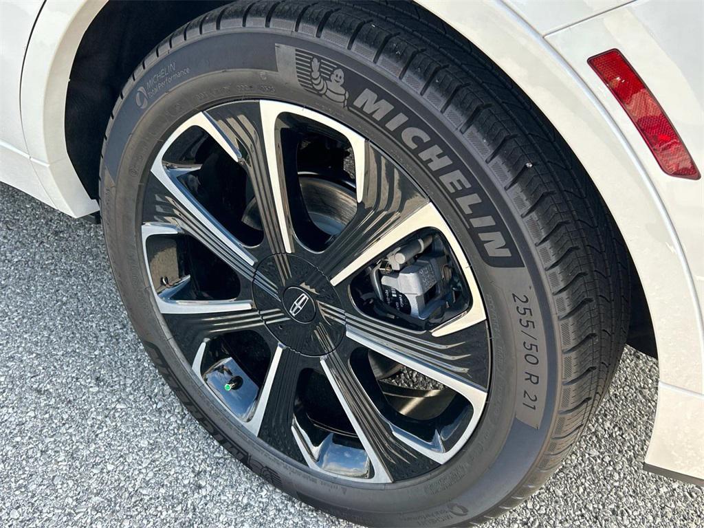 new 2025 Lincoln Nautilus car, priced at $68,275