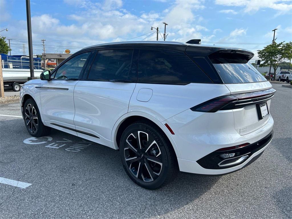 new 2025 Lincoln Nautilus car, priced at $68,275