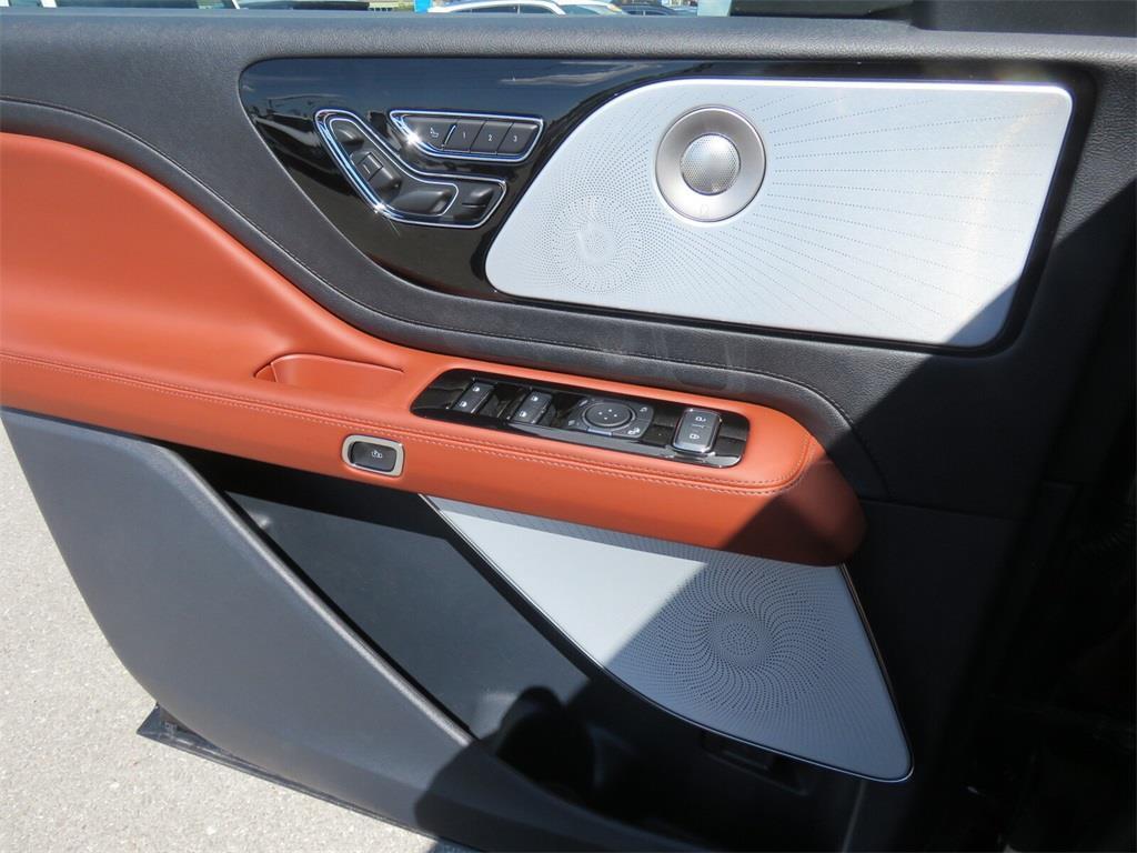 new 2025 Lincoln Aviator car, priced at $80,000